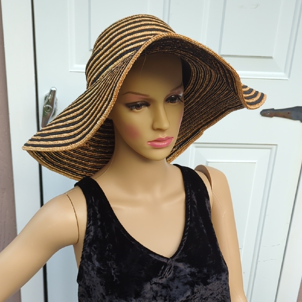 Black and Tan Striped Sun Hat